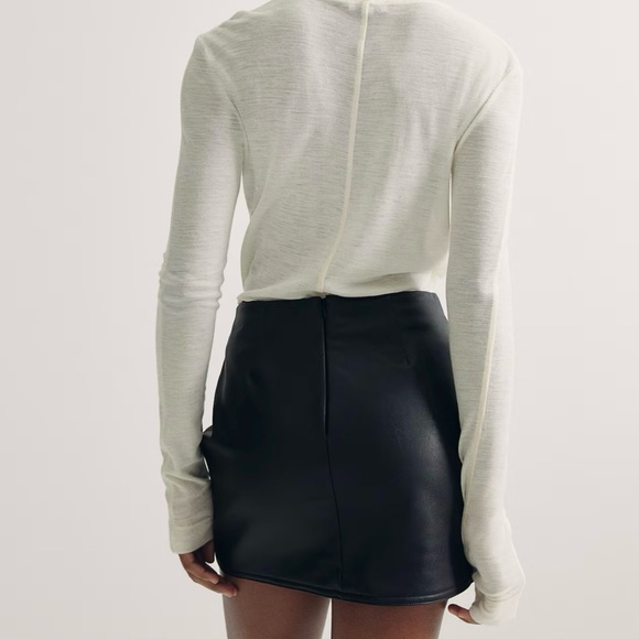 H&M Black Faux Leather Mini Skirt – Size 6 (EU 38) - Picture 2 of 10